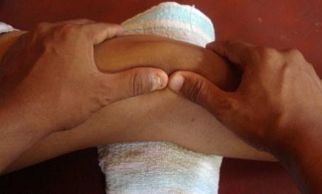 manual therapy on knee